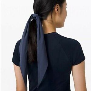 Lululemon Uplifting Scrunchie - Blue -NWT